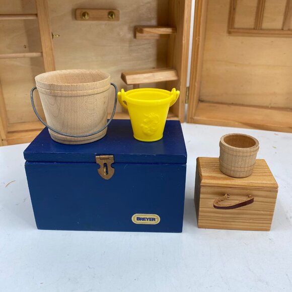 Breyer Brown Vintage Horse Barn Playset | Includes Dolls & Accessories - Picture 7 of 11